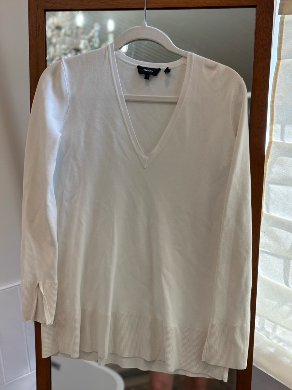 Theory Women's Britona Lustrate Top Black V-Neck Long Sleeve size S